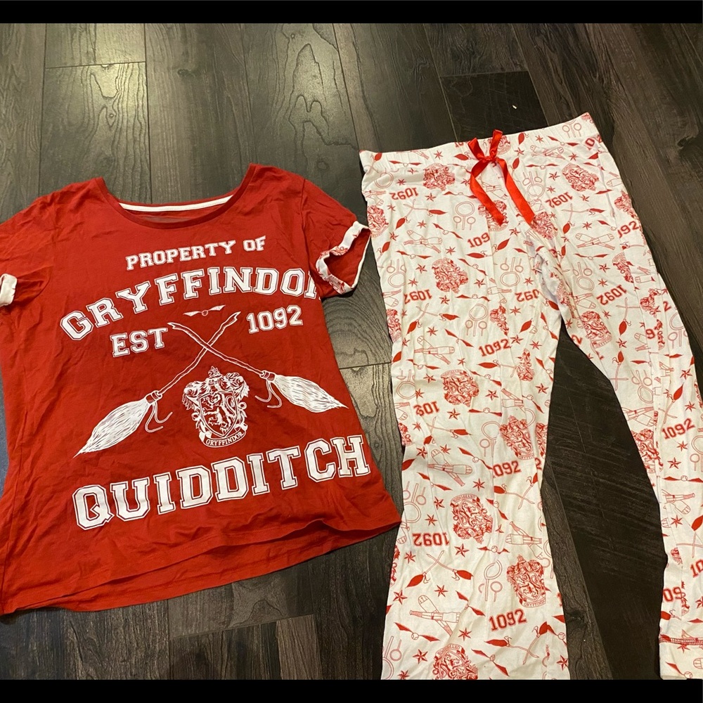 Harry Potter Gryffindor Quidditch Pajama Set
